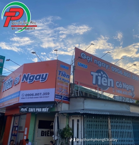 Bảng hiệu quảng cáo cho vay tiền