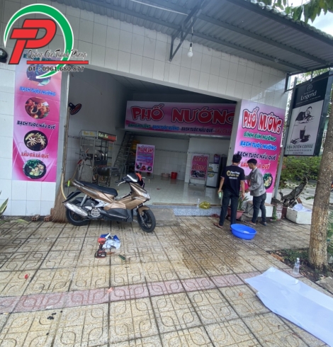 Bảng hiệu quán ăn