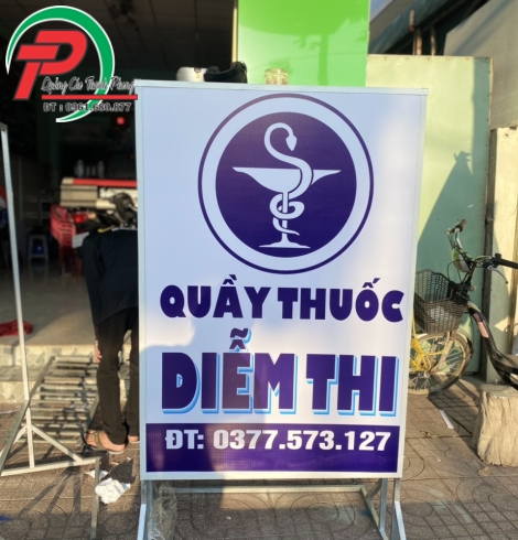 Bảng hiệu quảng cáo tiệm thuốc tây