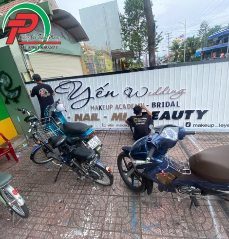 Bảng hiệu Yến Winding