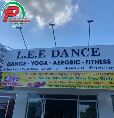 Bảng hiệu alu phòng tập yoga